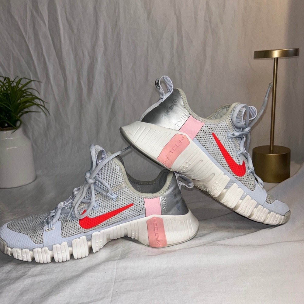 Nike Metcon Women 9 Cross Training Shoes Grey Silver Red CrossFit Sporty Workout - Picture 16 of 17